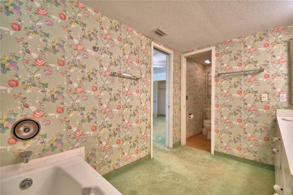 For Sale: $259,000 (2 beds, 3 baths, 2272 Square Feet)