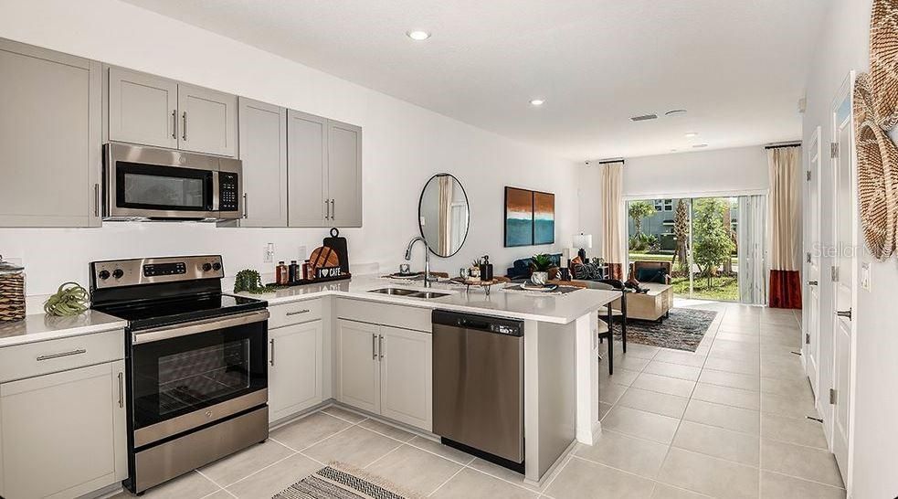 Active With Contract: $249,000 (2 beds, 2 baths, 1178 Square Feet)