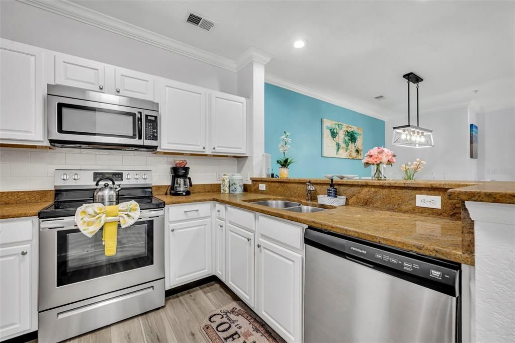 待售: $255,000 (3 贝兹, 2 浴室, 1244 平方英尺)