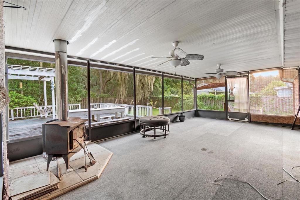 На продажу: $244,000 (4 спален, 2 ванн, 1339 Квадратных фут)