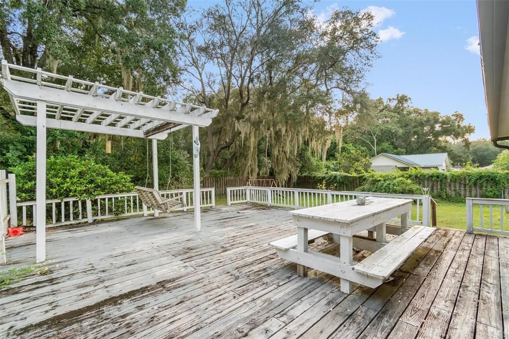 На продажу: $244,000 (4 спален, 2 ванн, 1339 Квадратных фут)