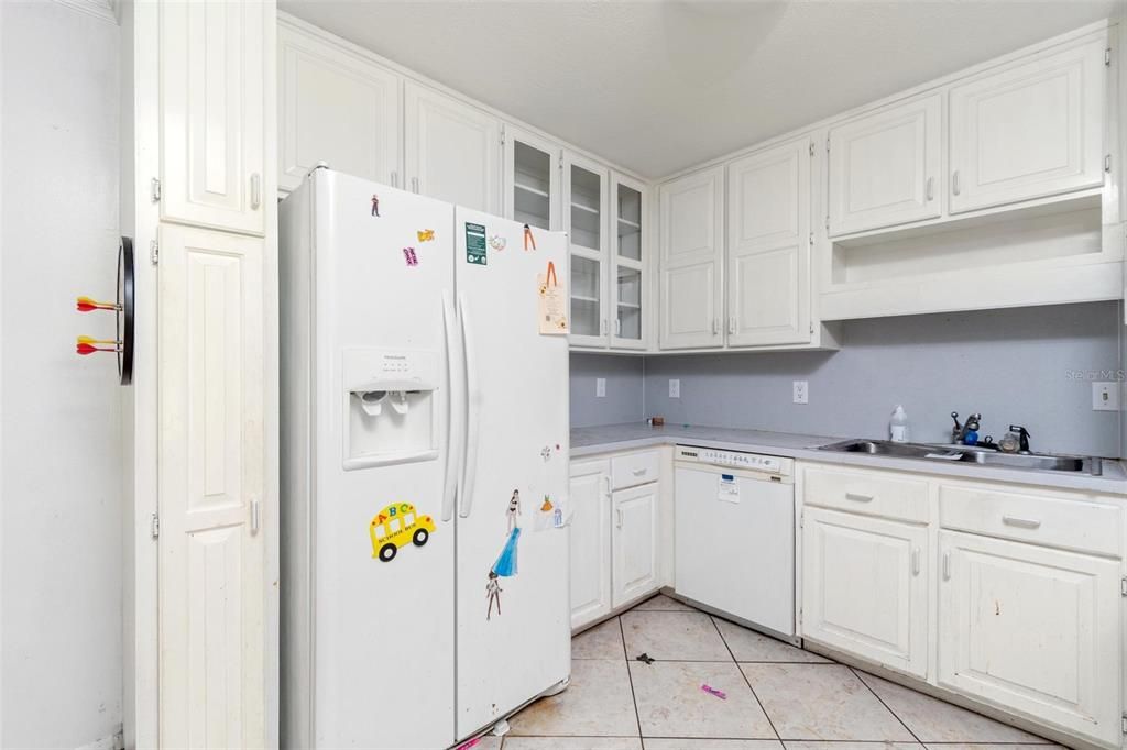 На продажу: $244,000 (4 спален, 2 ванн, 1339 Квадратных фут)