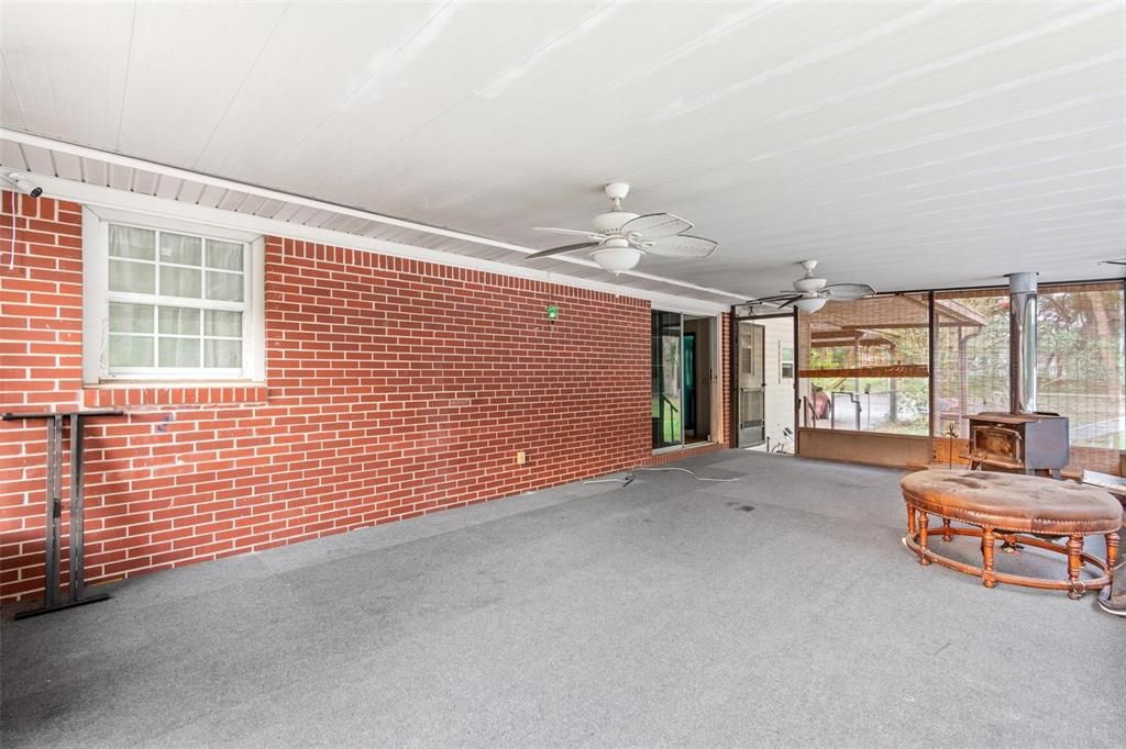 На продажу: $244,000 (4 спален, 2 ванн, 1339 Квадратных фут)