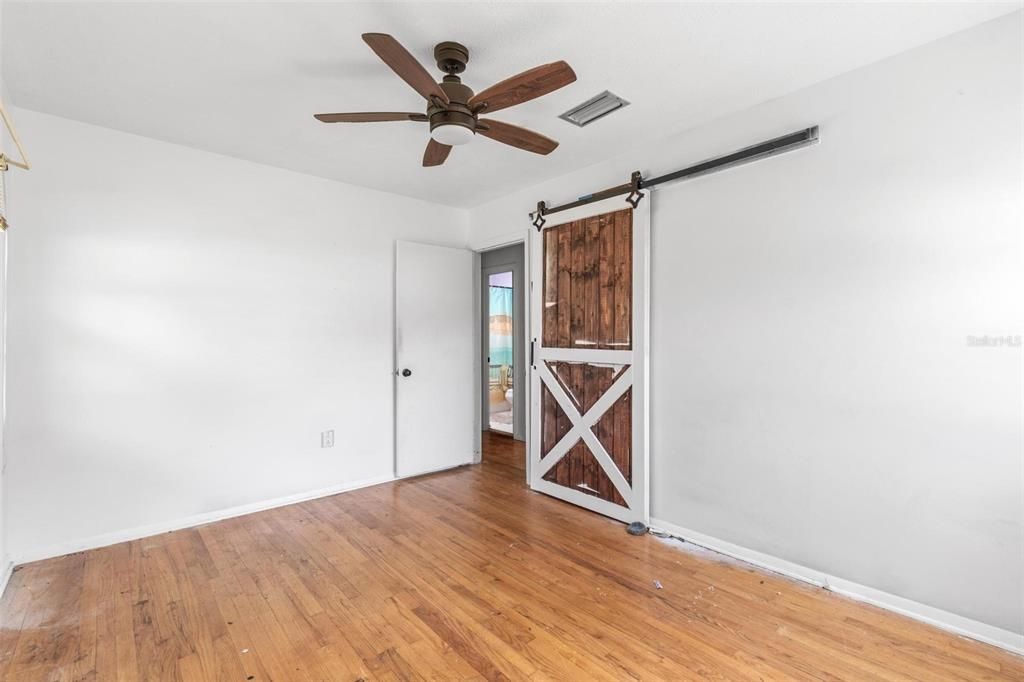 На продажу: $244,000 (4 спален, 2 ванн, 1339 Квадратных фут)