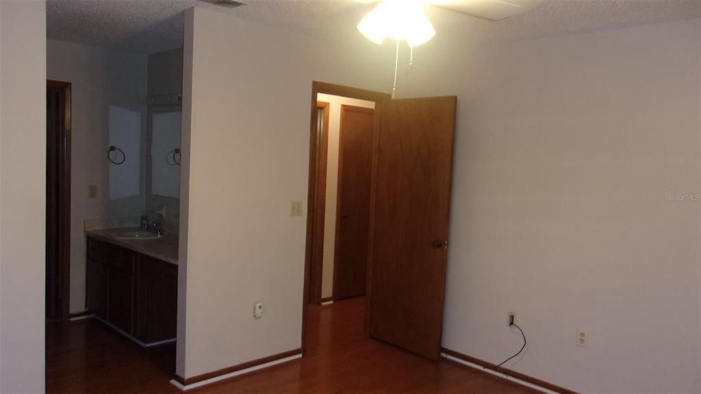 Active With Contract: $144,777 (2 beds, 2 baths, 1144 Square Feet)