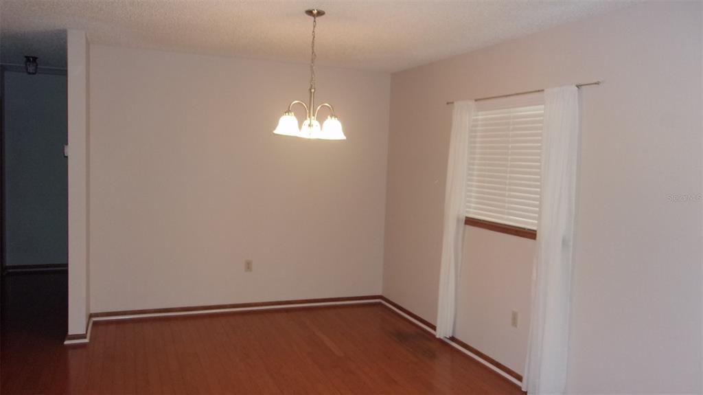 Active With Contract: $144,777 (2 beds, 2 baths, 1144 Square Feet)