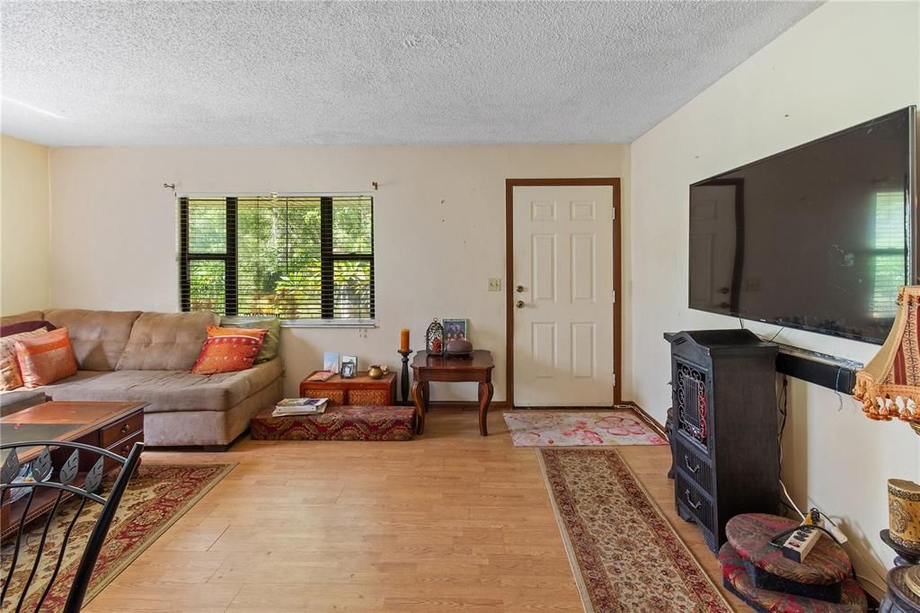 En Venta: $520,000 (3 camas, 3 baños, 1554 Pies cuadrados)