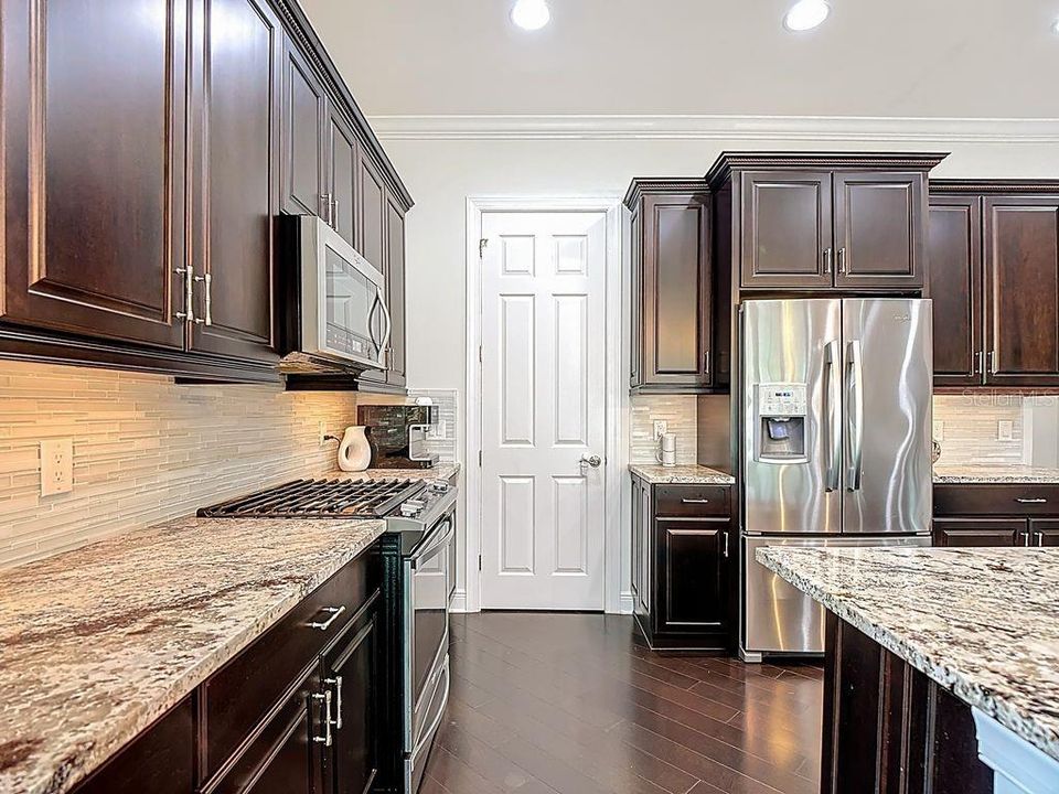 For Sale: $1,098,000 (4 beds, 2 baths, 2254 Square Feet)