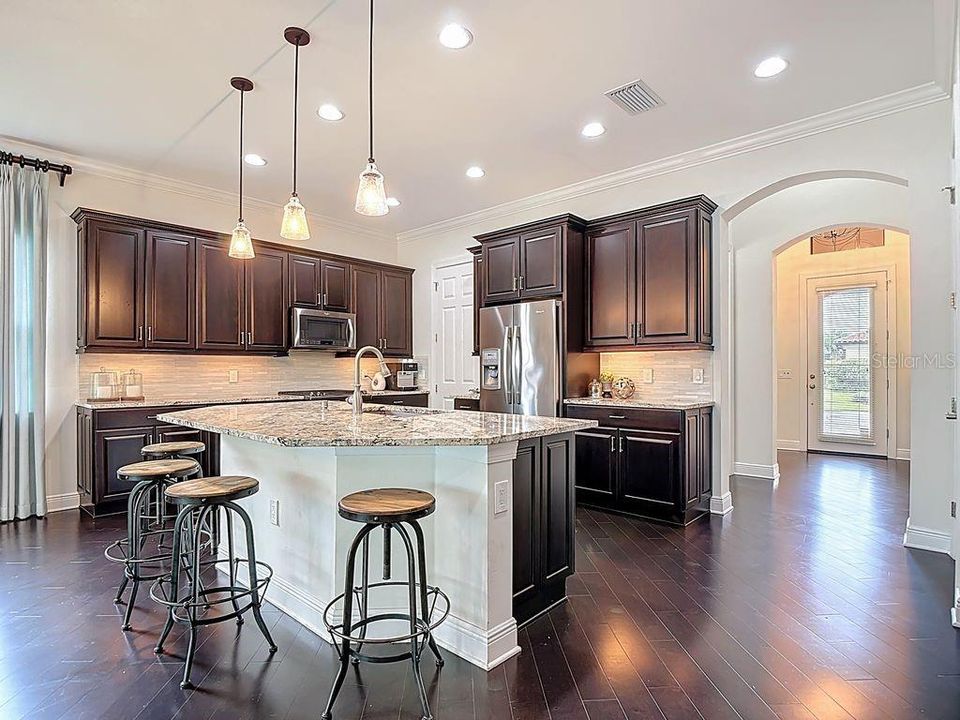 For Sale: $1,098,000 (4 beds, 2 baths, 2254 Square Feet)