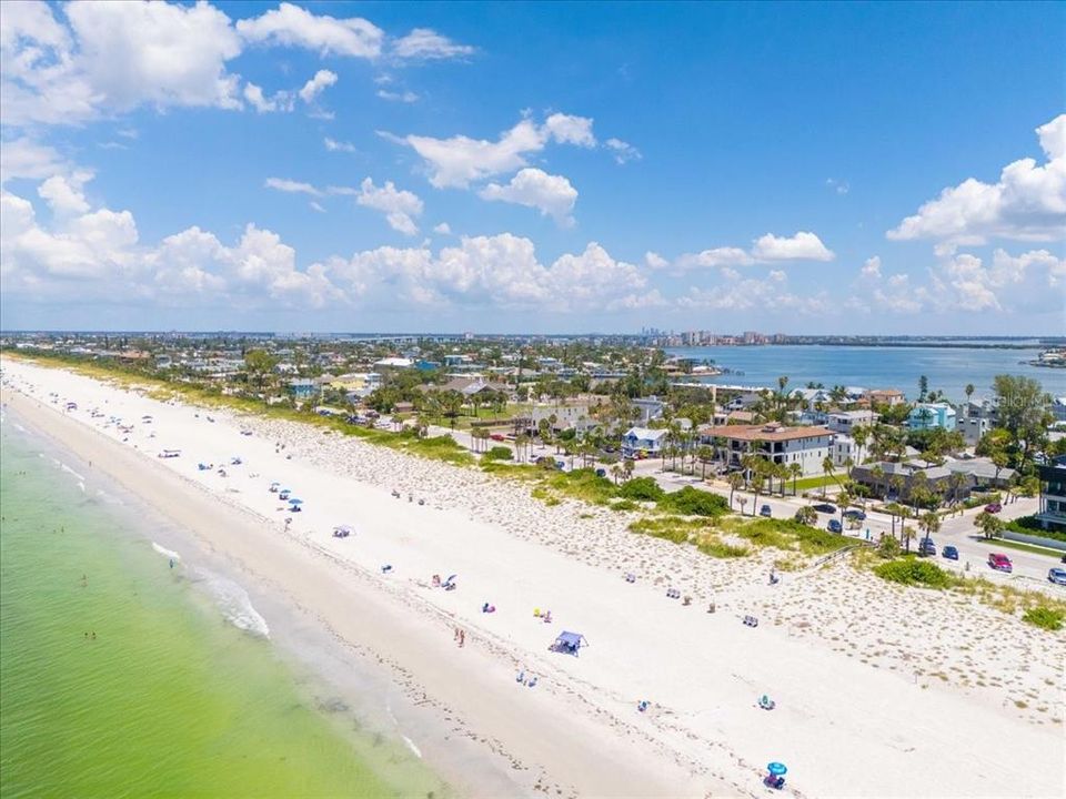 На продажу: $1,840,000 (3 спален, 2 ванн, 1919 Квадратных фут)