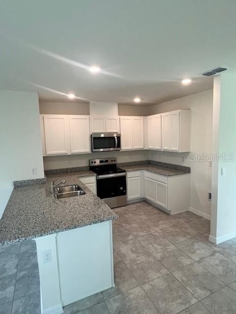 Active With Contract: $399,990 (3 beds, 2 baths, 1504 Square Feet)