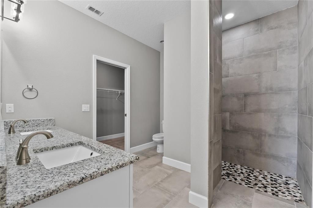 En Venta: $394,900 (3 camas, 2 baños, 1836 Pies cuadrados)