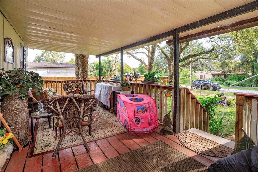 For Sale: $165,000 (3 beds, 2 baths, 924 Square Feet)