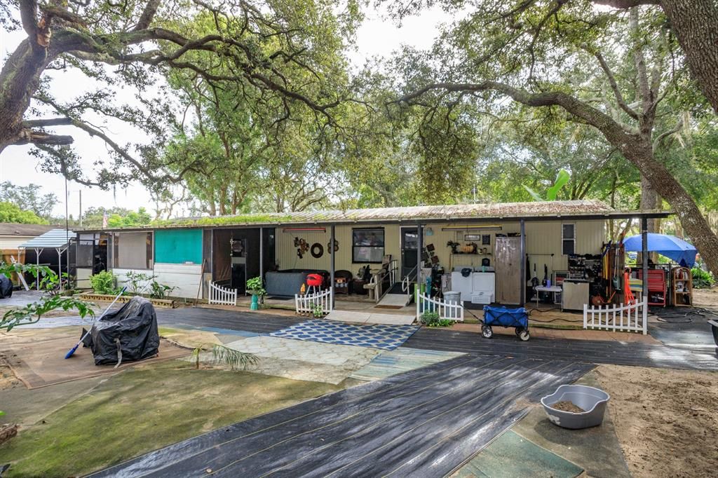 For Sale: $165,000 (3 beds, 2 baths, 924 Square Feet)