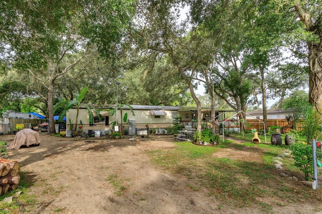 For Sale: $165,000 (3 beds, 2 baths, 924 Square Feet)