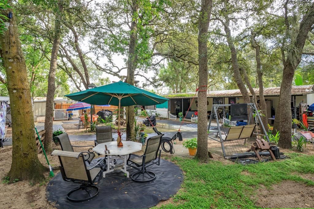 For Sale: $165,000 (3 beds, 2 baths, 924 Square Feet)