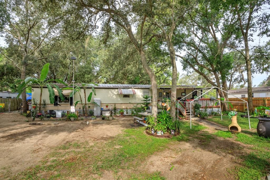 For Sale: $165,000 (3 beds, 2 baths, 924 Square Feet)