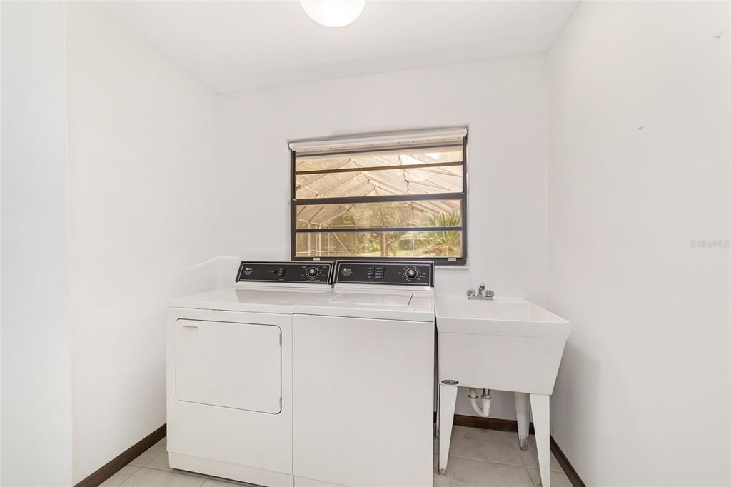 Active With Contract: $549,999 (4 beds, 2 baths, 3296 Square Feet)