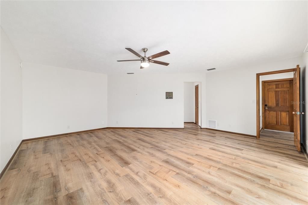 Active With Contract: $549,999 (4 beds, 2 baths, 3296 Square Feet)
