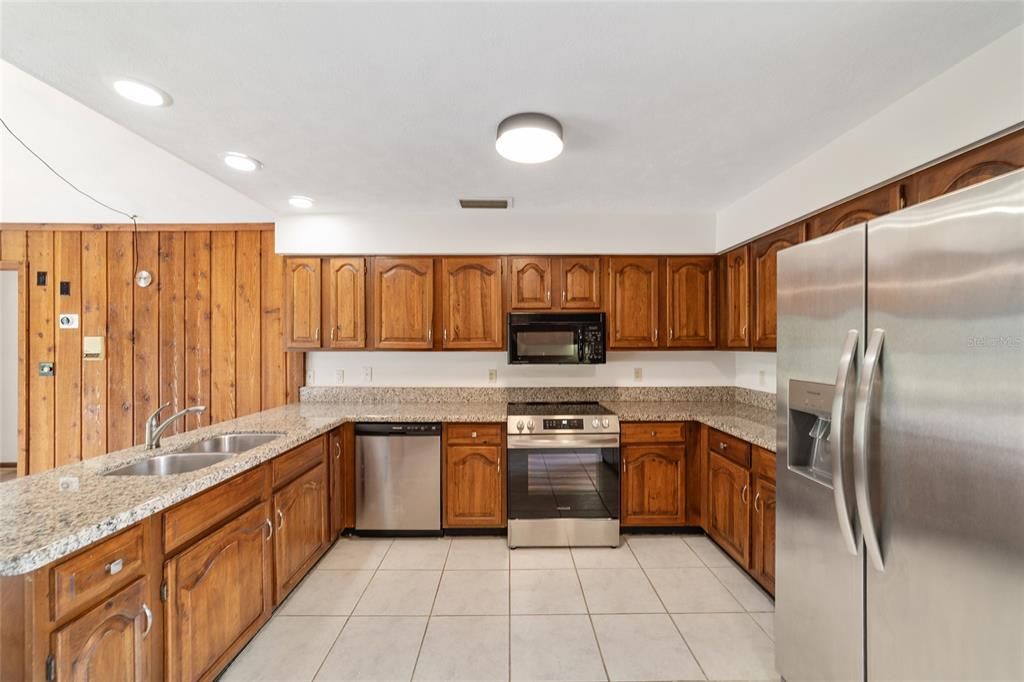 Active With Contract: $549,999 (4 beds, 2 baths, 3296 Square Feet)