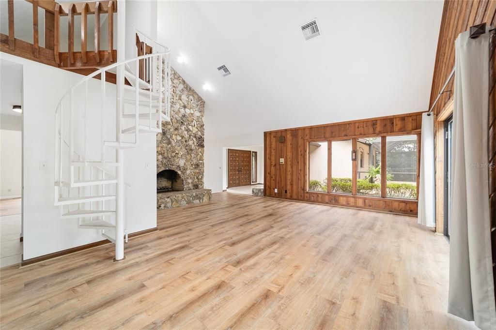 Active With Contract: $549,999 (4 beds, 2 baths, 3296 Square Feet)