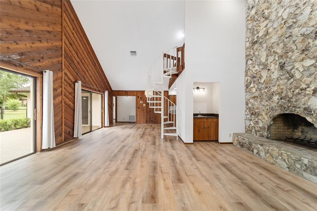 Active With Contract: $549,999 (4 beds, 2 baths, 3296 Square Feet)