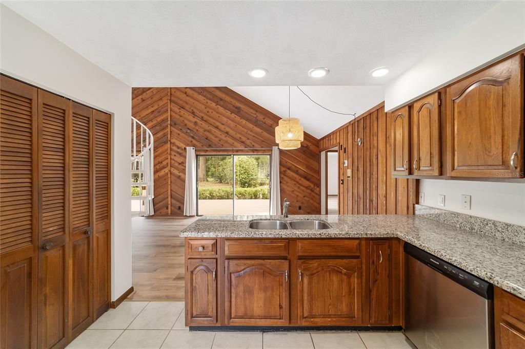 Active With Contract: $549,999 (4 beds, 2 baths, 3296 Square Feet)