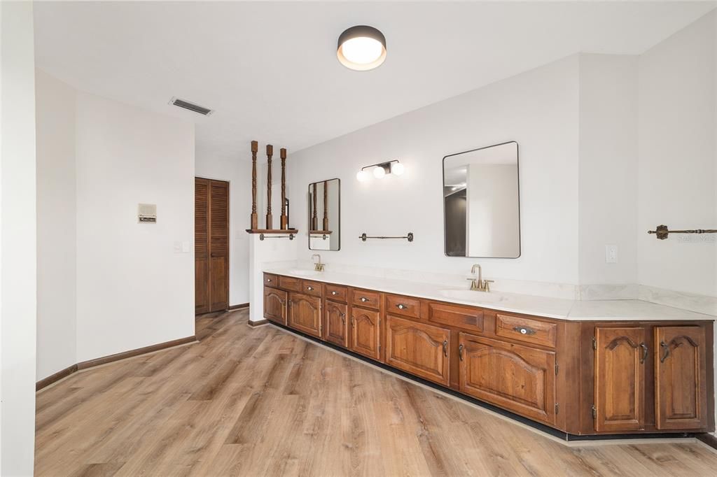 Active With Contract: $549,999 (4 beds, 2 baths, 3296 Square Feet)