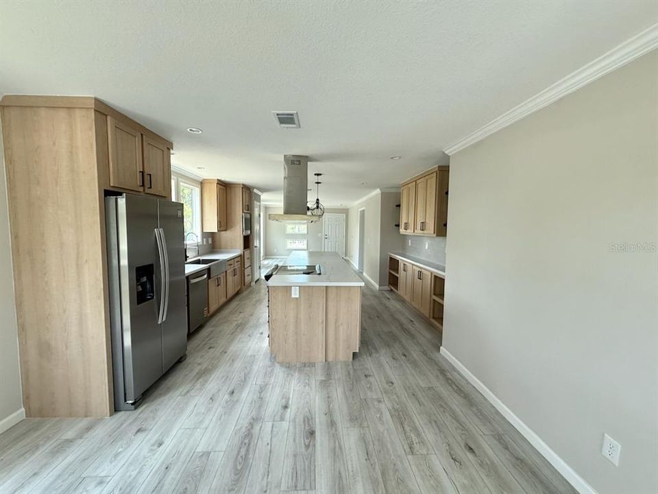 待售: $275,000 (3 贝兹, 2 浴室, 1387 平方英尺)