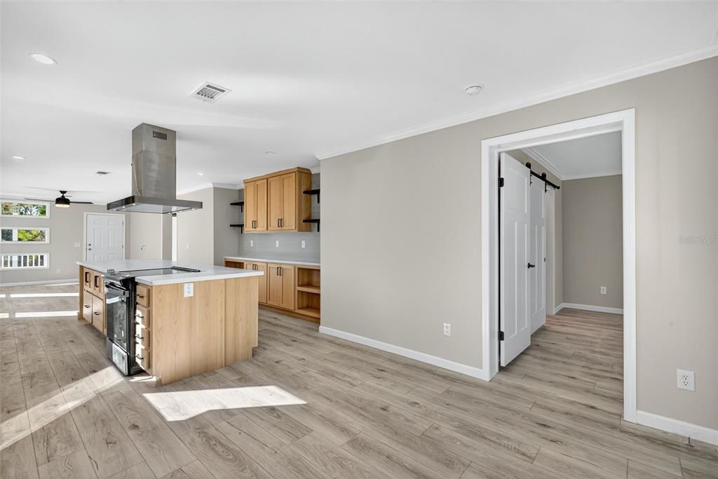 待售: $275,000 (3 贝兹, 2 浴室, 1387 平方英尺)