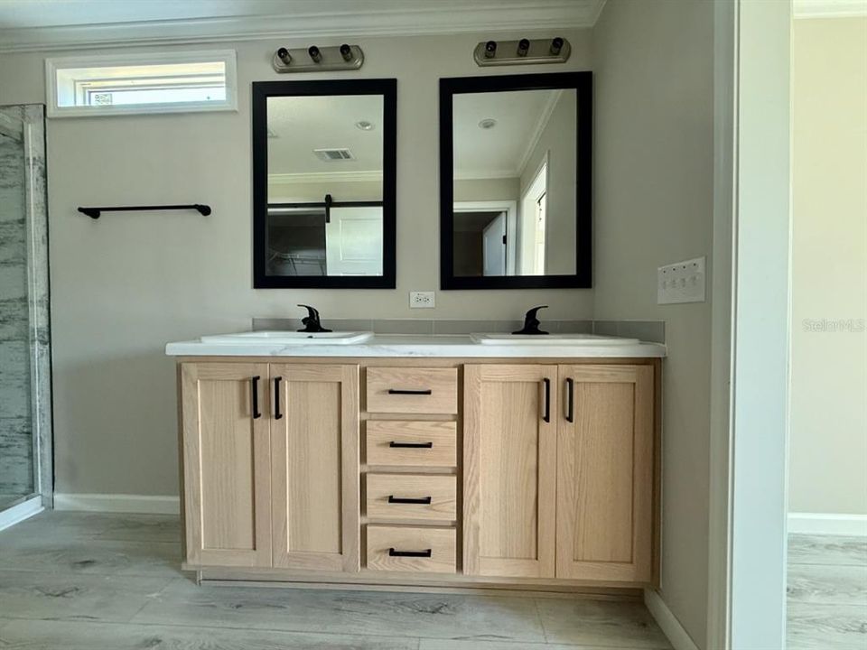 待售: $275,000 (3 贝兹, 2 浴室, 1387 平方英尺)