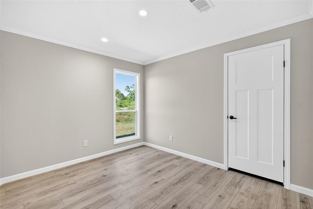 待售: $275,000 (3 贝兹, 2 浴室, 1387 平方英尺)