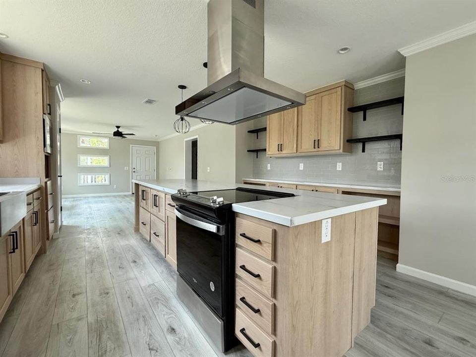 待售: $275,000 (3 贝兹, 2 浴室, 1387 平方英尺)