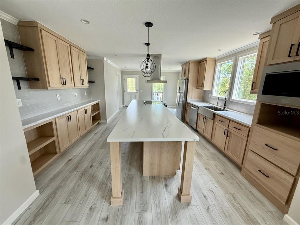 待售: $275,000 (3 贝兹, 2 浴室, 1387 平方英尺)