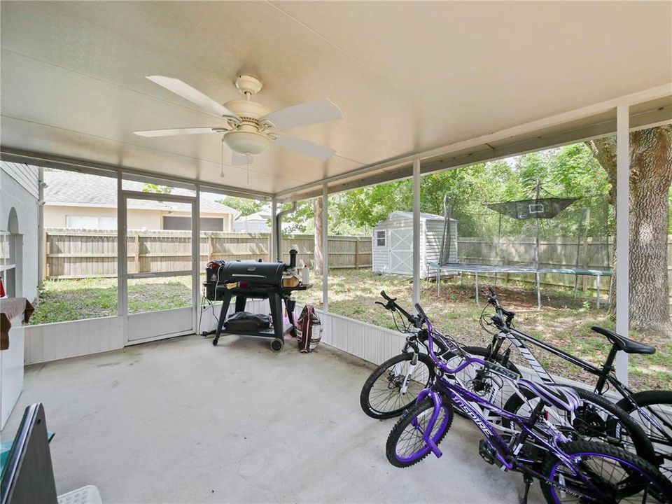 For Sale: $379,900 (4 beds, 2 baths, 2142 Square Feet)