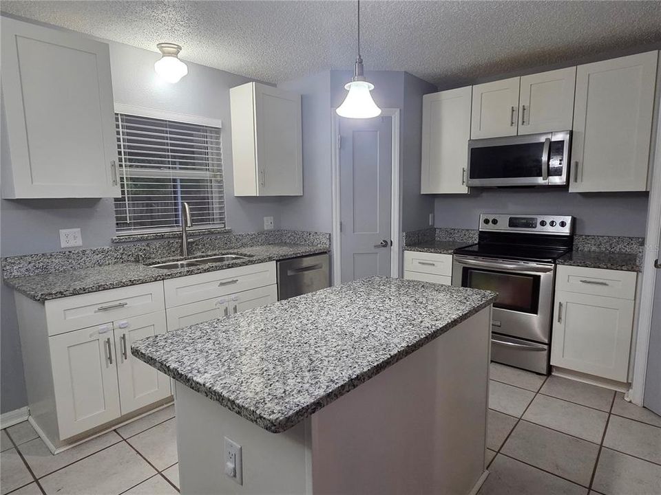 For Sale: $379,900 (4 beds, 2 baths, 2142 Square Feet)