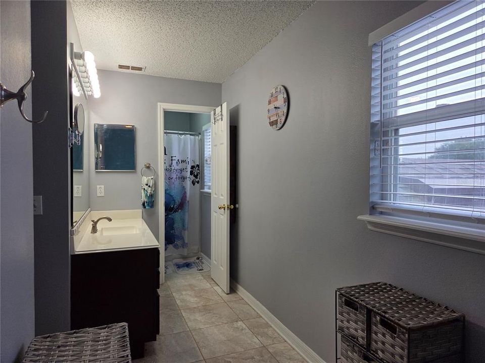 For Sale: $379,900 (4 beds, 2 baths, 2142 Square Feet)