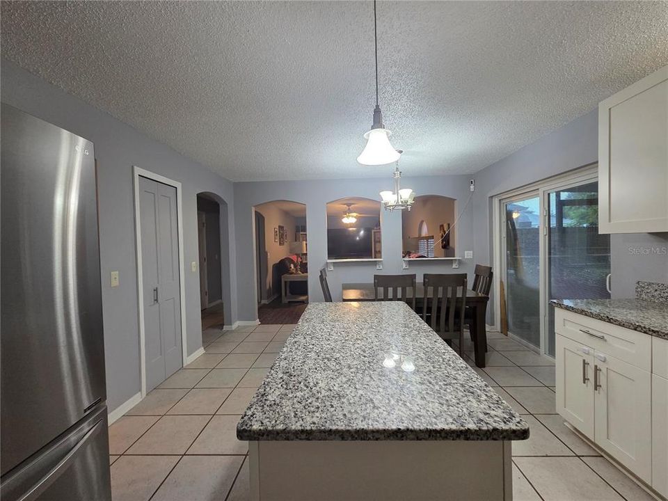 For Sale: $379,900 (4 beds, 2 baths, 2142 Square Feet)