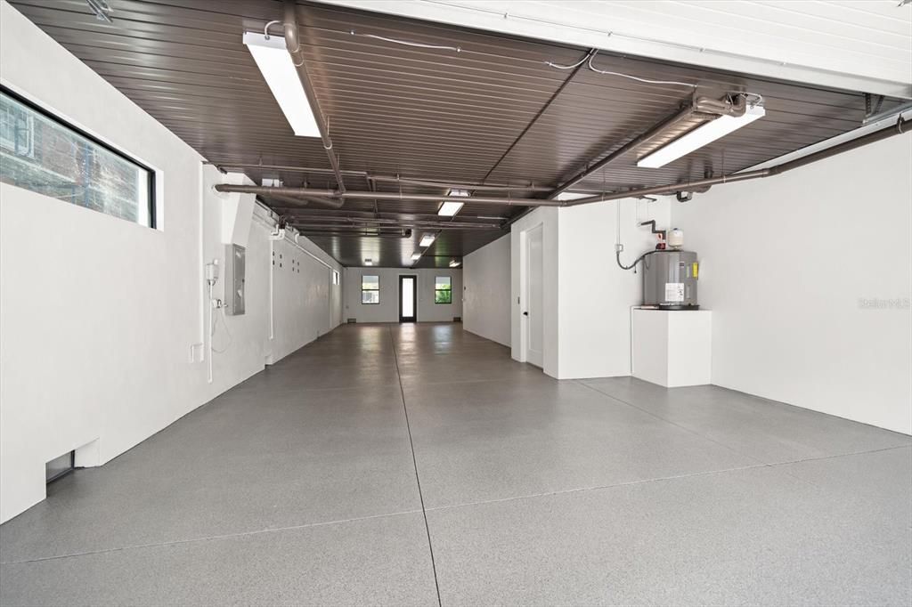 合同活跃: $1,995,000 (4 贝兹, 4 浴室, 3320 平方英尺)