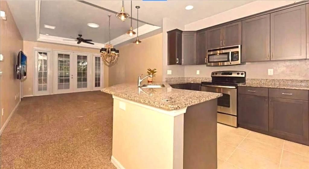 待售: $255,000 (2 贝兹, 2 浴室, 1177 平方英尺)