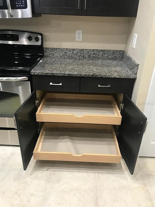 待售: $255,000 (2 贝兹, 2 浴室, 1177 平方英尺)