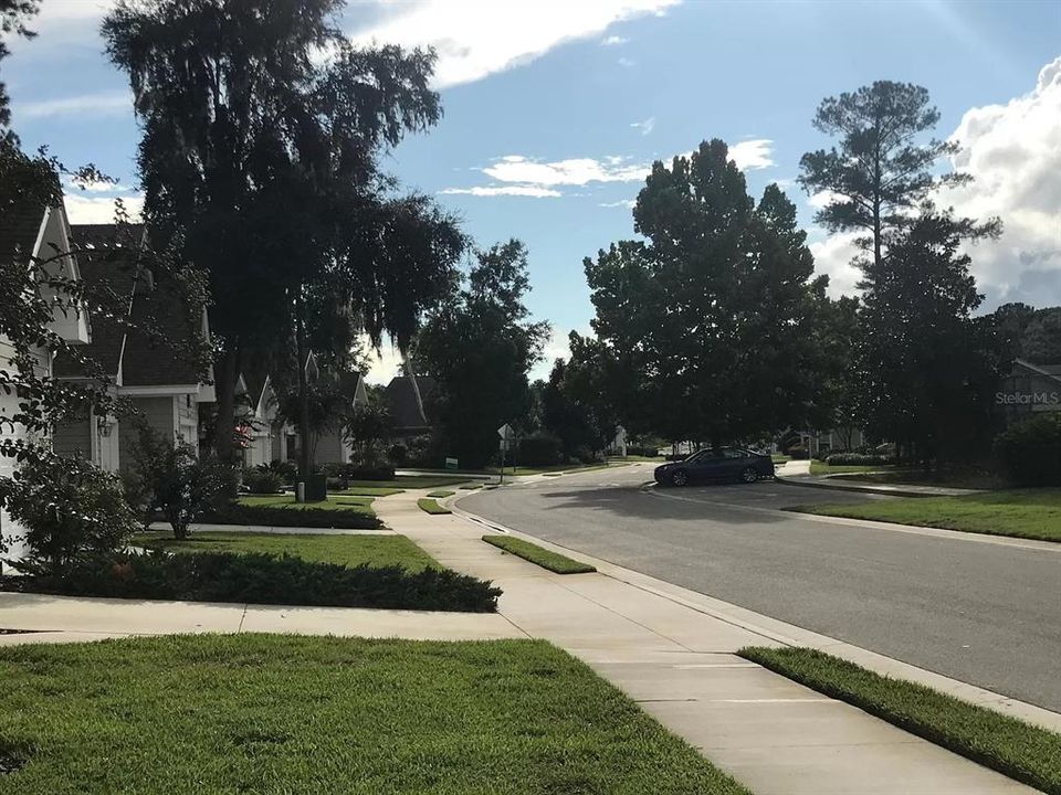 待售: $255,000 (2 贝兹, 2 浴室, 1177 平方英尺)