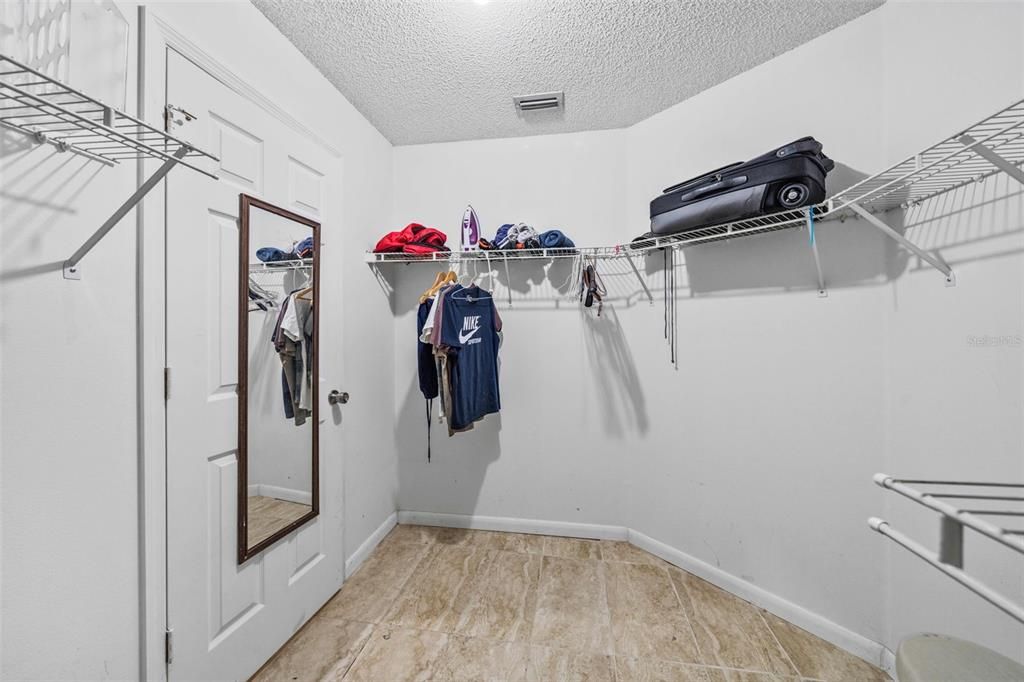 Active With Contract: $468,000 (4 beds, 3 baths, 2261 Square Feet)