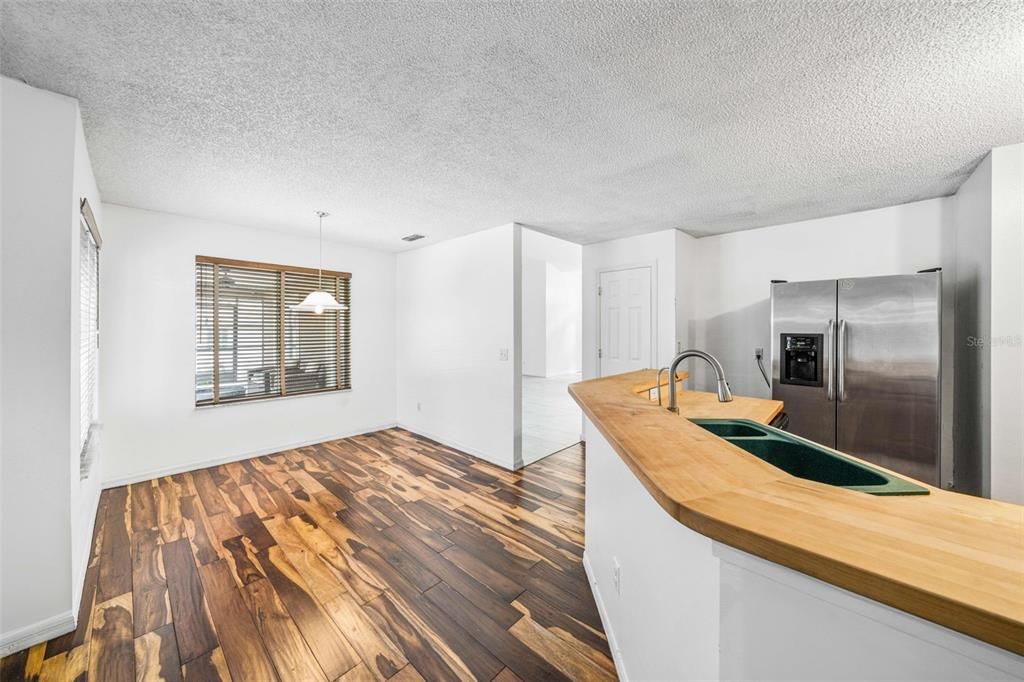 Active With Contract: $468,000 (4 beds, 3 baths, 2261 Square Feet)