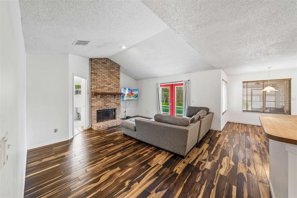 Active With Contract: $468,000 (4 beds, 3 baths, 2261 Square Feet)