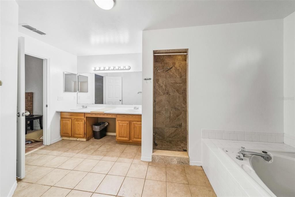 Active With Contract: $468,000 (4 beds, 3 baths, 2261 Square Feet)