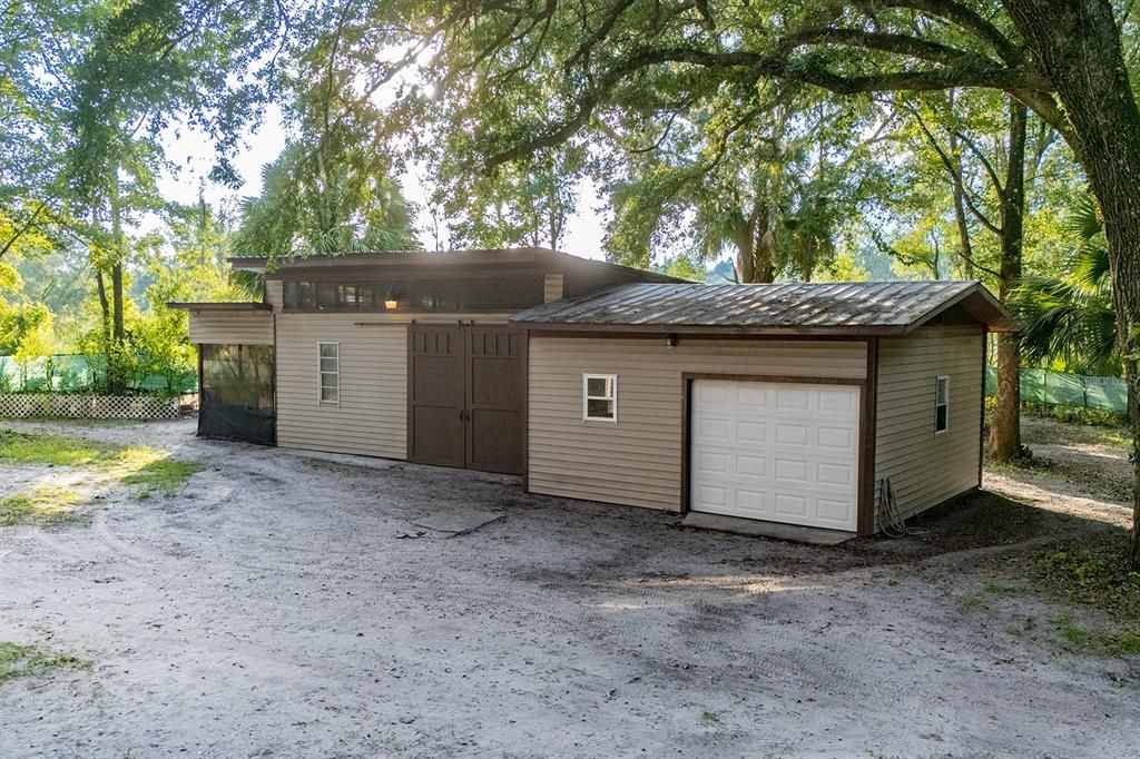 For Sale: $230,000 (2 beds, 1 baths, 1267 Square Feet)