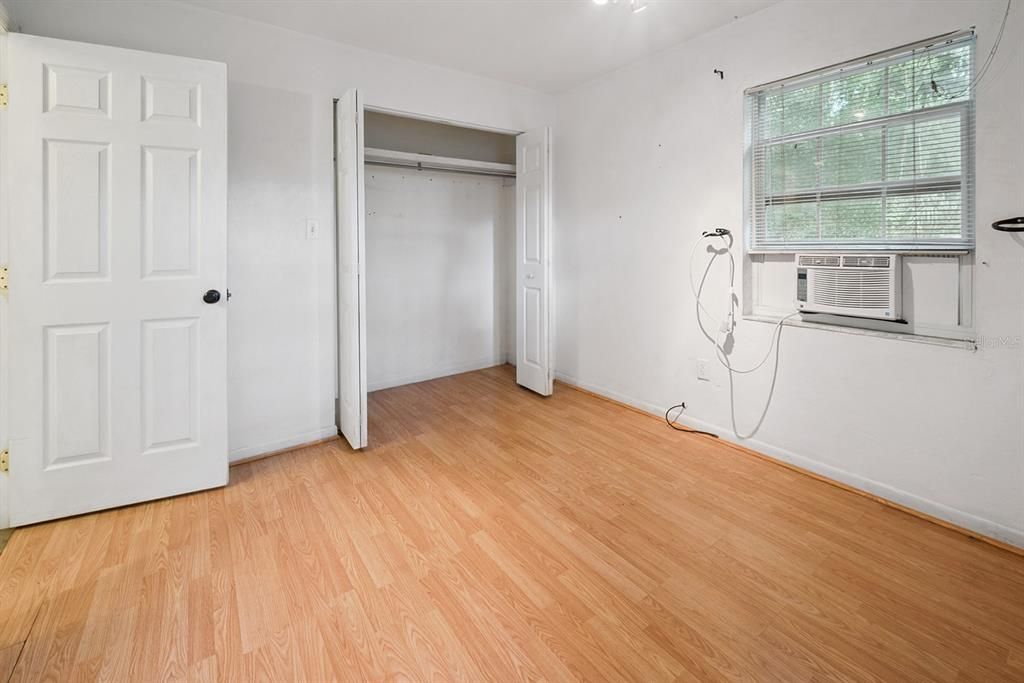 For Sale: $230,000 (2 beds, 1 baths, 1267 Square Feet)