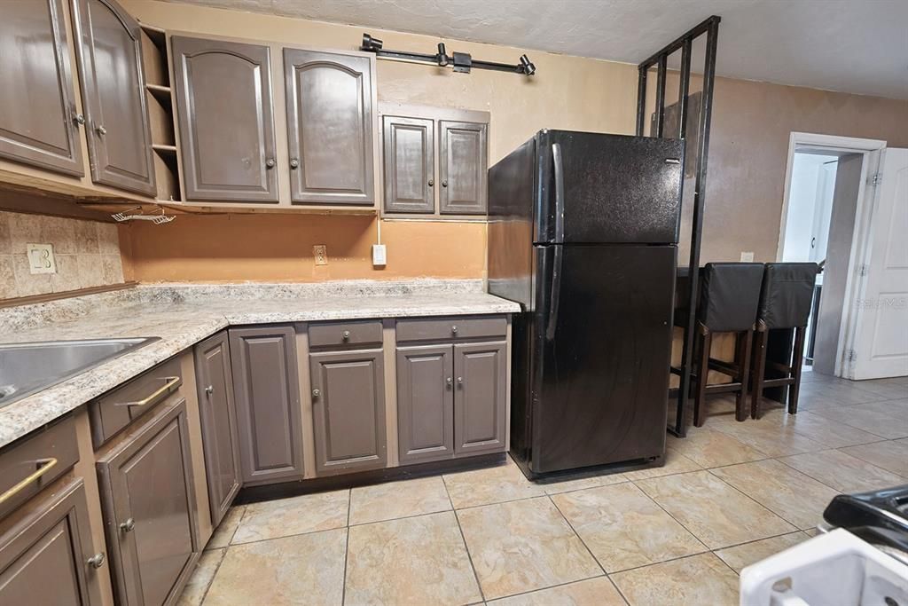 For Sale: $230,000 (2 beds, 1 baths, 1267 Square Feet)