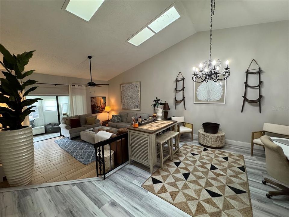 For Sale: $310,000 (2 beds, 2 baths, 1457 Square Feet)